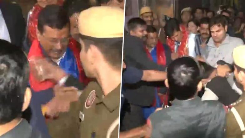 Arvind Kejriwal Targeted in Attempted Liquid Attack During Padyatra in Delhi's Greater Kailash, Security Personnel Overpower Attacker (Watch Videos)