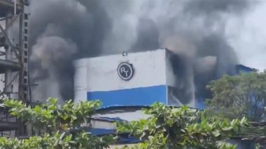 Valsad Fire: Massive Blaze Erupts at Pharma Company in Gujarat, Video Shows Thick Plume of Smoke Billowing From Building