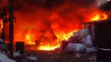 Bhiwandi Fire: Massive Blaze Breaks Out in Scrap Godown in Islam Nagar Area, Firefighters Struggling to Contain the Flames (Watch Video)