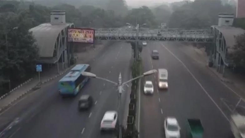 Residents of Delhi Wakes Up to Hazy Morning As AQI Drops to 281