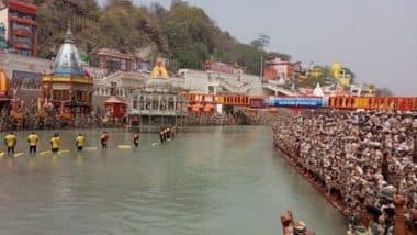 Entertainment News | Shri Panchdashnam Juna Akhara's Majestic Entry Signals Start of Mahakumbh Festivities