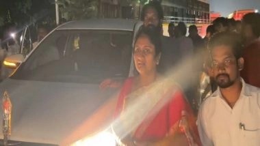 India News | AP Minister Savitha Helps Injured Women After Accident