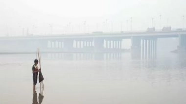 World News | Pak: Lahore Blinded by Smog, Multan Grapples with AQI 1,914