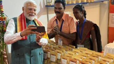 India News | PM Modi Captures Moment of Joy with Selfie; Connects with Tribal Couple at Janajatiya Gaurav Diwas in Bihar