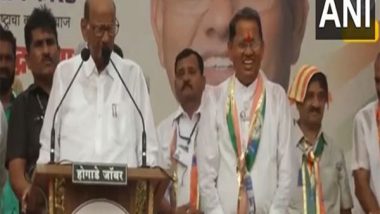 India News | Sharad Pawar Delivers Speech in Rain in Maharashtra Rally, Terms It Good Omen