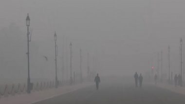 India News | Delhi Air Pollution: AQI Reaches 'severe Plus' Level, Toxic Foam Seen Floating on Yamuna River in Kalindi Kunj