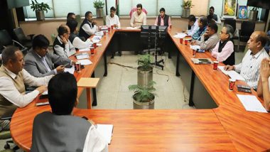 India News |  Mayor Holds First Review Meeting with MCD Officials After Assuming Office; Urges Them to Work with Honesty