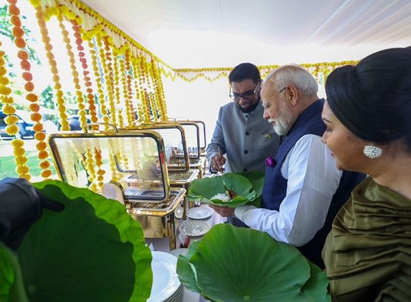 World News | PM Modi Underlines Guyana-India Ties Through Meal Served on Lotus Leaf