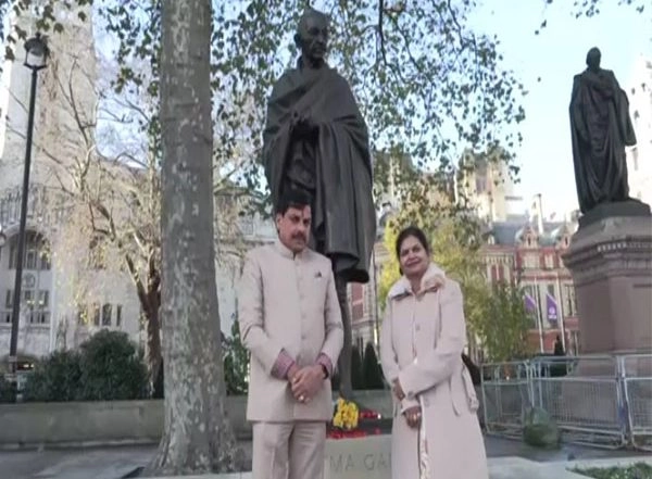 World News | London: MP CM Mohan Yadav Pays Floral Tribute to Mahatma Gandhi, Reflects on His Value of 'Ahimsa'