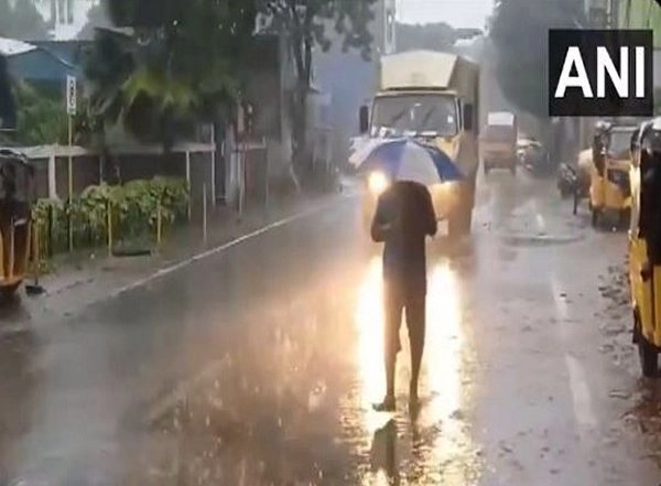 India News | Tamil Nadu: Heavy Rain Lashes Parts of Kanchipuram City