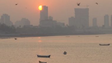 Air Pollution in India: Fog Clouds Mumbai, Uttar Pradesh and Haryana; Air Quality Deteriorates and Reduces Visibility (Watch Videos)