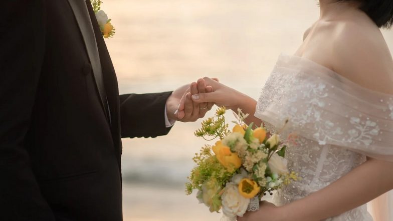 'Five People Showed Up! Like, Are You Kidding Me!': Viral Clip From US Shows Newlywed Couple Entering Empty Reception Hall on Their Big Day (Watch Video)