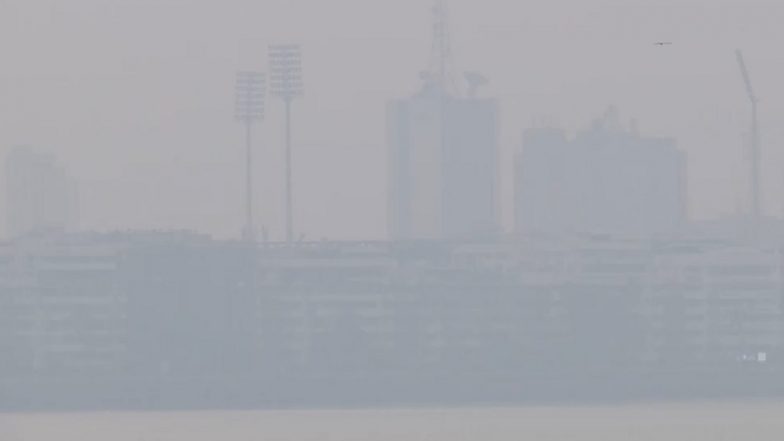 Air Pollution: Delhi, Mumbai, Ayodhya Engulfed in Dense Fog As Air Quality Deteriorates (Watch Videos)