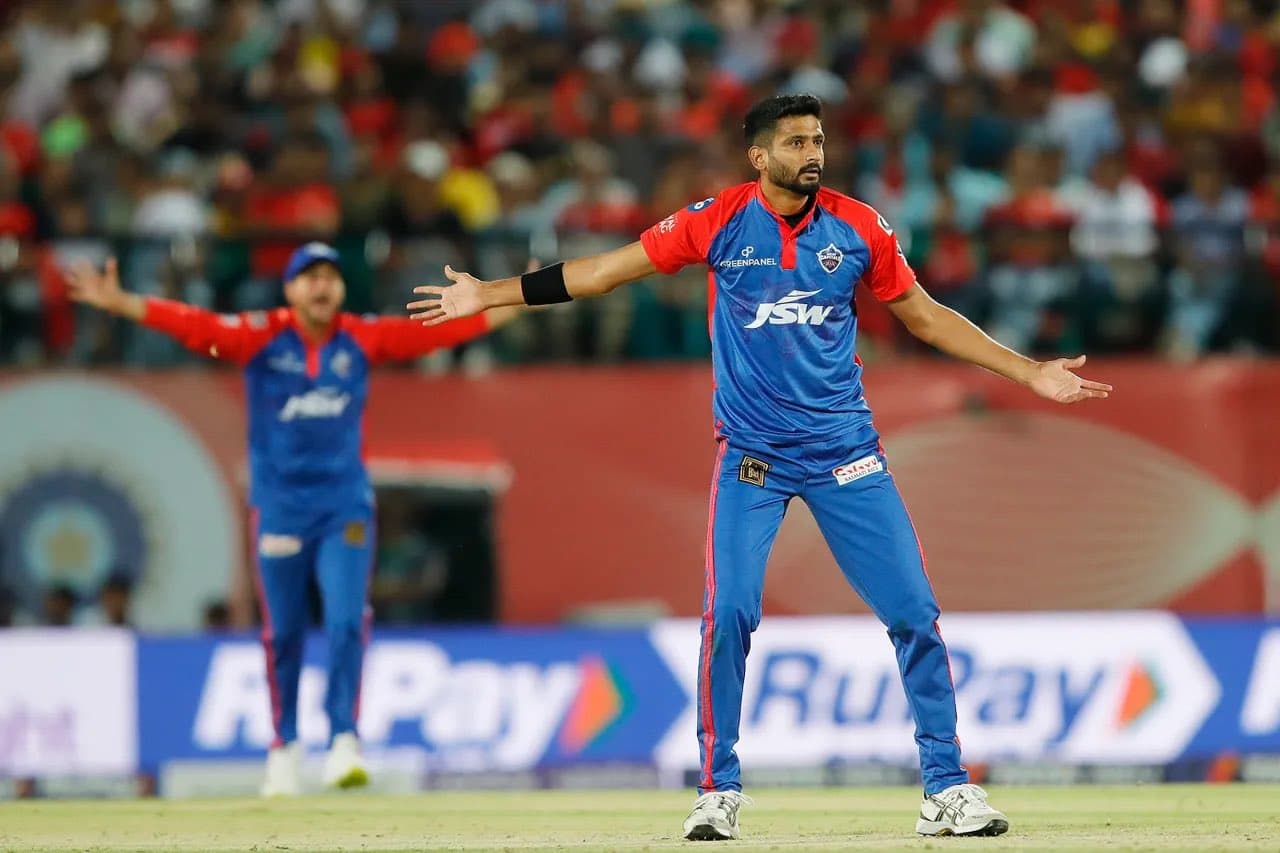 Chennai Super Kings Squad for IPL 2025: Khaleel Ahmed Sold to CSK for INR 4.8 Crore at Indian Premier League Auction