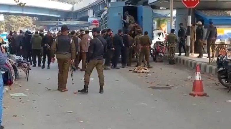 Srinagar Grenade Attack: 12 Injured in ‘Sunday Market’ Attack; Jammu and Kashmir Police Invoke UAPA Against Perpetrators