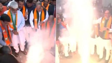 Yogi Adityanath Celebrates by Bursting Crackers After BJP Alliance Wins 7 Seats in UP By-Elections 2024 (Watch Video)