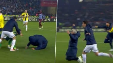 Jose Mourinho Falls While Trying to Perform a Knee-Slide Celebration Following Fenerbahce's Winning Goal Against Trabzonspor in Turkish Super Lig 2024-25 (Watch Video)