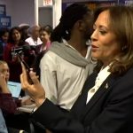 Kamala Harris Staged a Phone Call at DNC Headquarters? Viral Video Shows US Vice President’s Phone Screen With Only Camera App Open and No Active Call Screen, Democrat Leader Reveals Truth