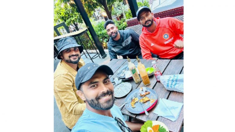 Ravindra Jadeja Shares Selfie With Mohammed Siraj, Akash Deep and Khaleel Ahmed As They Enjoy Quality Time in Perth Ahead of IND vs AUS 1st Test in Border-Gavaskar Trophy 2024-25