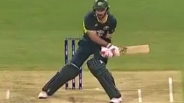 Glenn Maxwell Switch Hits Pacer Naseem Shah For a Four During AUS vs PAK 1st T20I 2024 in Brisbane (Watch Video)