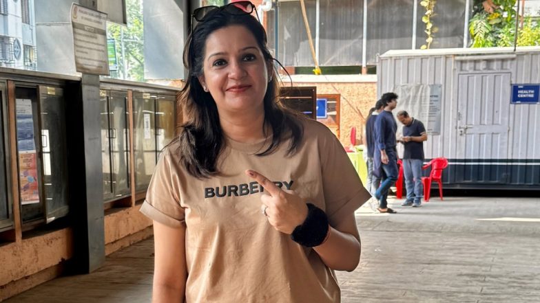 Priyanka Chaturvedi Trolled After Photo of Her Wearing INR 30,000 Worth Burberry T-Shirt at Polling Booth Goes Viral, She Responds by Taking Swipe at BJP