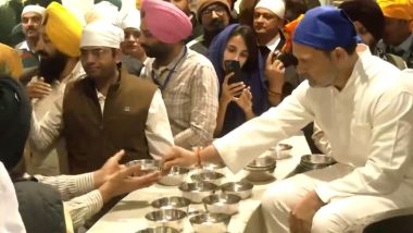 Rahul Gandhi Offers 'Sewa' at Golden Temple in Punjab's Amritsar, Interacts With Child; Viral Video Surfaces