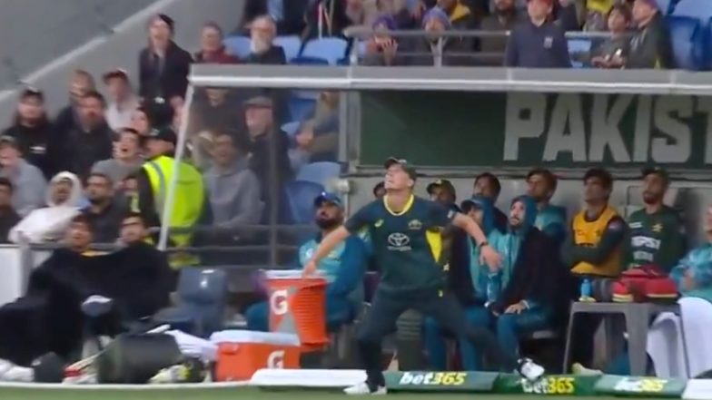 Nathan Ellis Shows Presence of Mind At Boundary Line To Dismiss Usman Khan During AUS vs PAK 3rd T20I 2024 (Watch Video)