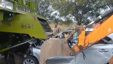 Vijayapura Road Accident: 5 Killed As Car Collides With Sugarcane Harvesting Machine in Karnataka (See Pics and Videos)