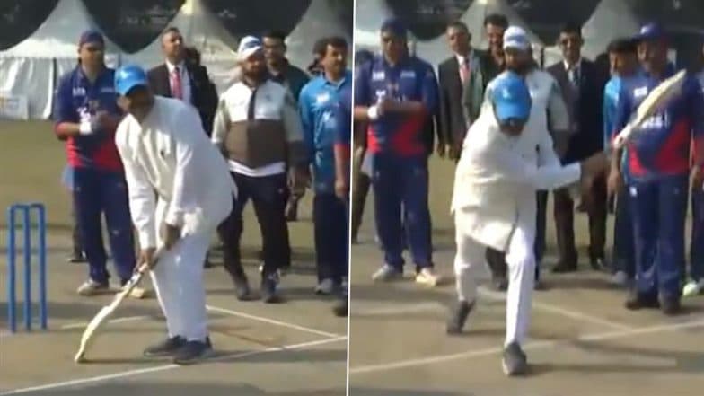 Delhi: Lok Sabha Speaker Om Birla Bats in Friendly TB Awareness Cricket Match Between Parliamentarians at Major Dhyan Chand National Stadium (Watch Video)