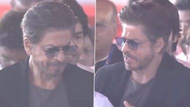 Shah Rukh Khan Attends Maharashtra CM Devendra Fadnavis’ Oath-Taking Ceremony at Azad Maidan, Mumbai (Watch Video)