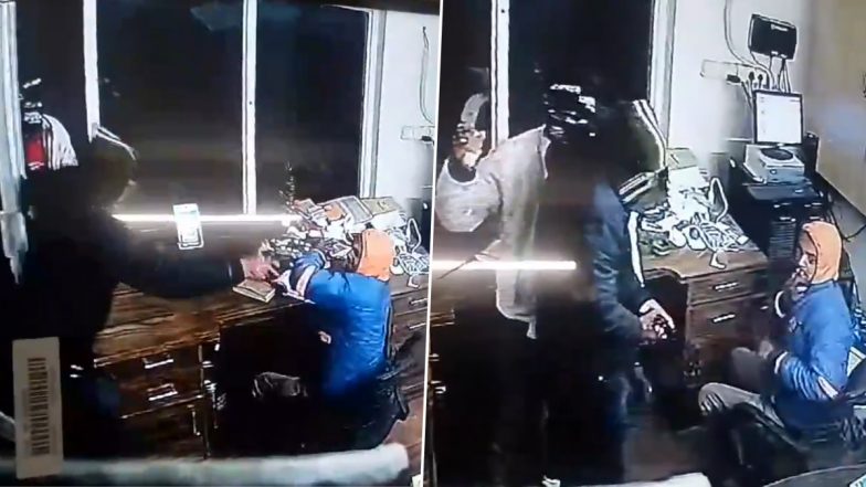 Mirzapur Heist: Armed Miscreants Loot INR 4 Lakh from Petrol Pump, Foiled at Second Attempt (Watch Video)