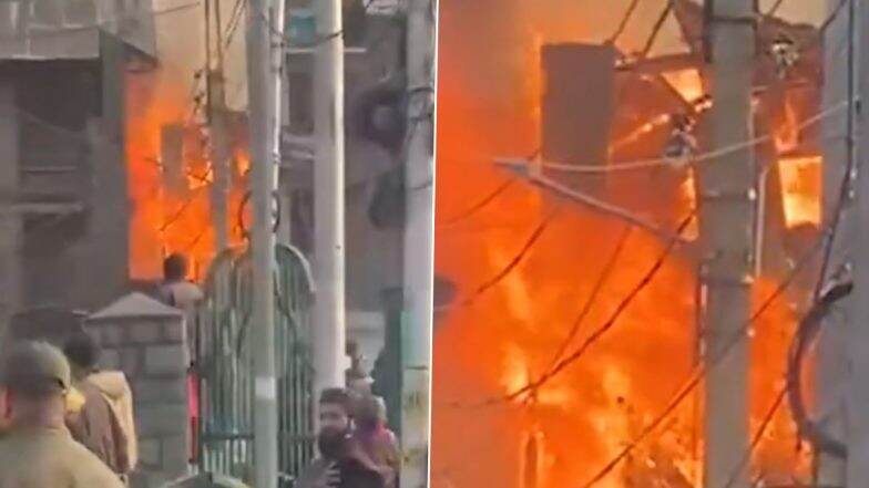 Srinagar: Massive Fire Breaks Out in Khanyar Area, Damaging 2 to 3 Residential Houses (Watch Video)