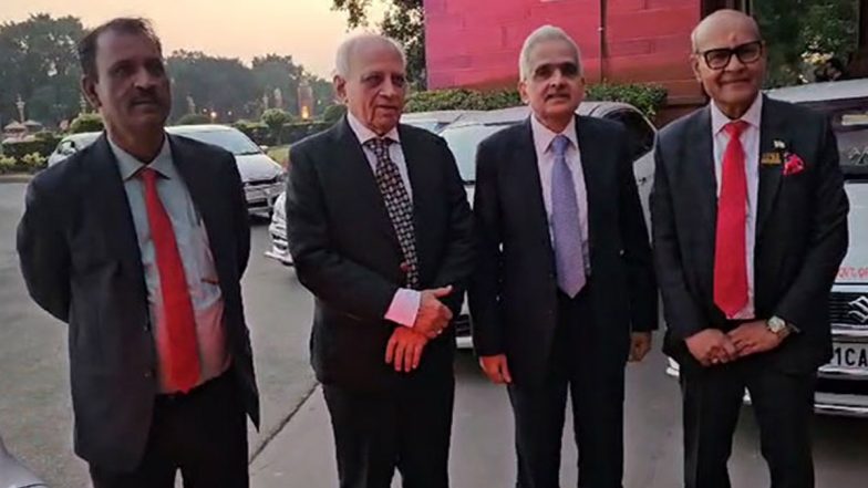 RBI Governor Shaktikanta Das Meets Finance Minister Nirmala Sitharaman in Delhi (Watch Video)
