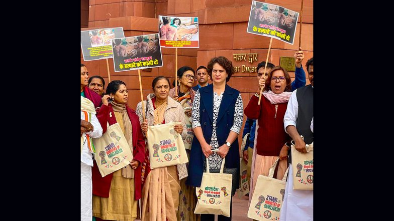 Priyanka Gandhi Carries ‘Stand With Hindus and Christians of Bangladesh’ Tote-Bag, After ‘Palestine’, Says ‘For Those Who Are Noble, Entire World Is Their Family’ (See Pics)