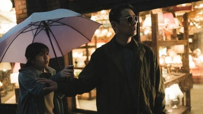 &lsquo;Light Shop&rsquo; X Review: Netizens Give Thumbs Up to Ju Ji Hoon and Park Bo Young&rsquo;s Chilling K-Drama on Disney+ Hotstar; See Reactions