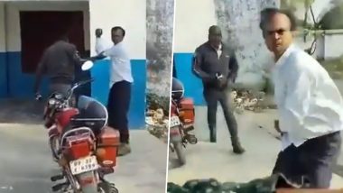 Barabanki Shocker: Teacher Attacks Youth With Knife at Upper Primary School in Uttar Pradesh, Disturbing Video Surfaces