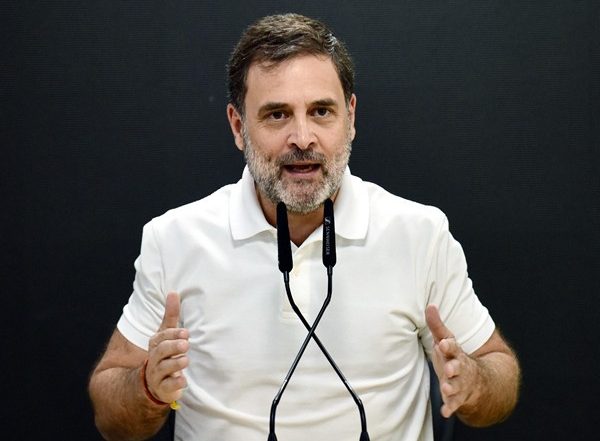 India News | Rahul Gandhi Slams BJP After Police Stopped Him on His Way to Sambhal