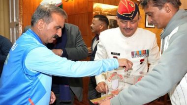 India News | Brigadier Madan Sheel Sharma Pins Armed Forces Flag to Himachal CM on Armed Forces Flag Day