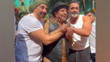 Entertainment News | Dharmendra Cuts Cake, Poses with Fans on His 89th Birthday