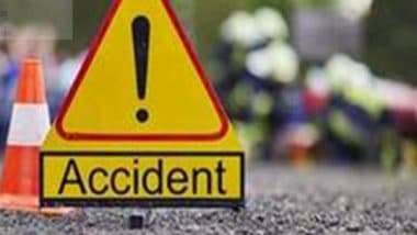 India News | Three Killed as Truck Rams into Stationary Bus in Delhi's Vasant Kunj