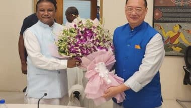 World News | Singapore High Commissioner Meets Odisha CM Majhi