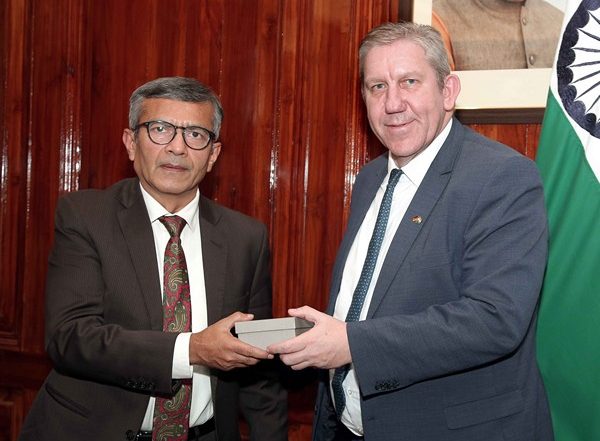 World News | Defence Secretary Rajesh Kumar Singh Meets German Delegate Andreas Schwarz