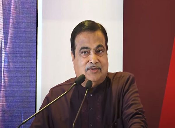 Business News | Changes in Cost of Fuel and Road Can Bring the Logistics Cost to 9%: Nitin Gadkari