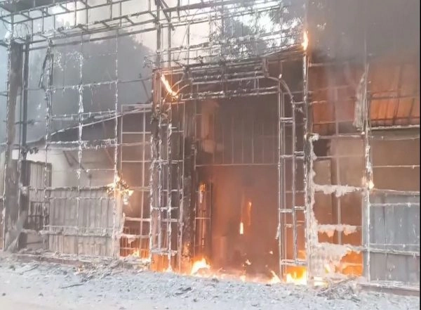 India News | Fire Breaks out at Banquet Hall in Delhi's Shastri Park, None Hurt
