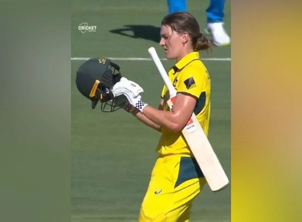 Sports News | Australia Defeat India in Third ODI by 83 Runs, Secure 3-0 Whitewash in Women's Cricket