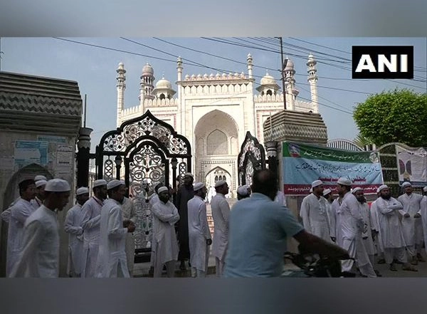 India News | Darul Uloom Deoband Scholars Reject Waqf Bill, Cite Threats to Muslim Religious Heritage