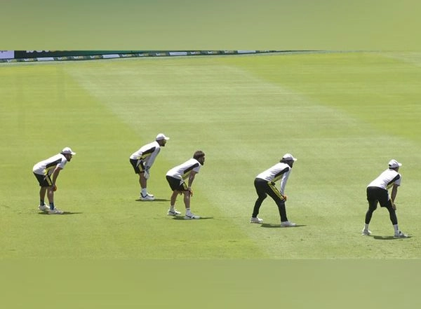 Sports News | Indian Team Prepares at The Gabba Ahead of Third Border-Gavaskar Trophy Test