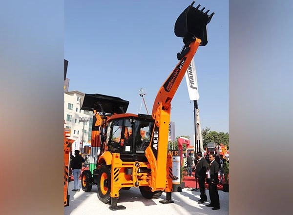 Business News | ACE Unveils Next-Gen BS-V(CE-V) Backhoe Loader at Bauma Conexpo 2024