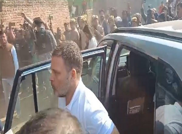 India News | Rahul Gandhi Arrives in Hathras's Boolgarhi to Meet Family of 2020 Rape Victim