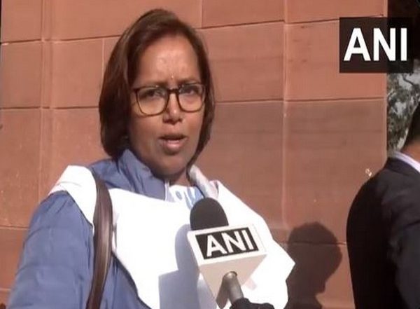 India News | Congress MP Varsha Gaikwad Slams Mahayuti Government over Delay in Forming State Cabinet